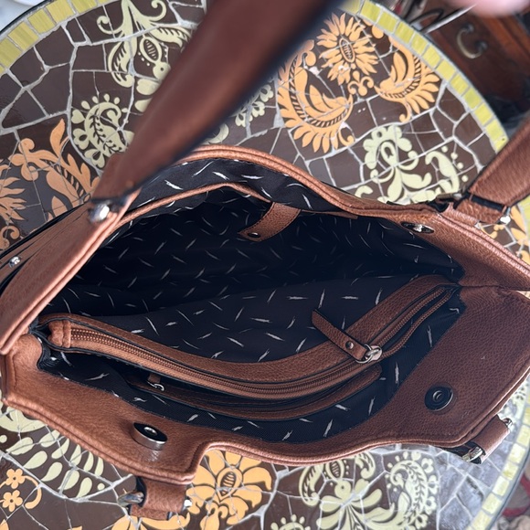 KENSIE Elegant Tan Woven Women's Bag - Picture 4 of 8